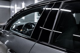 Pilares piano black